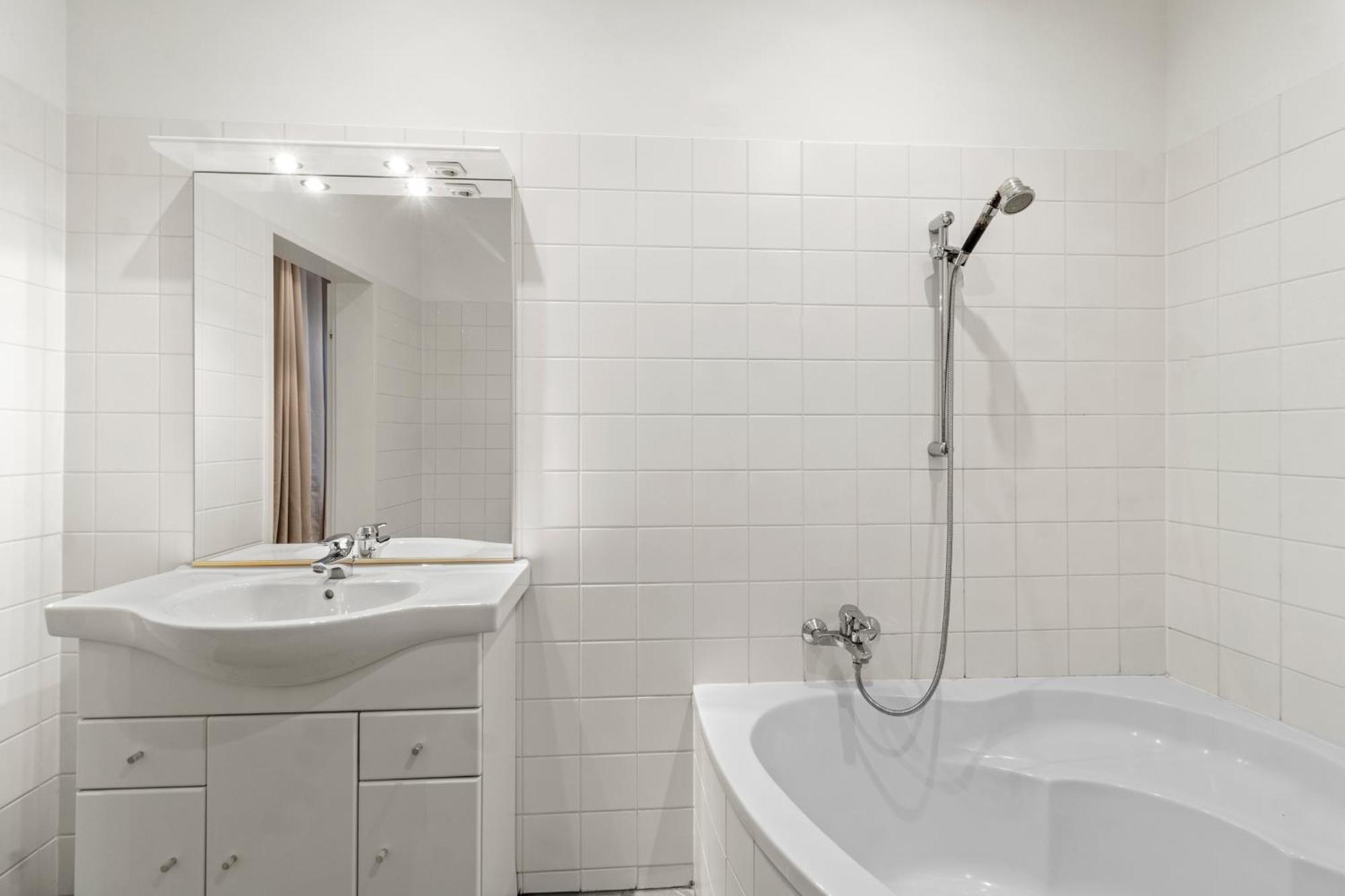 Chic 1Br Apartment - Directly Near Schoenbrunn Wien Ngoại thất bức ảnh